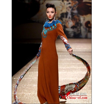 武汉教师黄李勇服装设计将亮相中国国际时装周