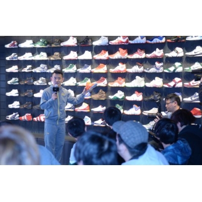 詹姆斯系列签名球鞋展览在京耐克零售店举行