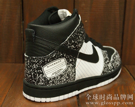 Nike复刻推出“笔记本”Dunk High