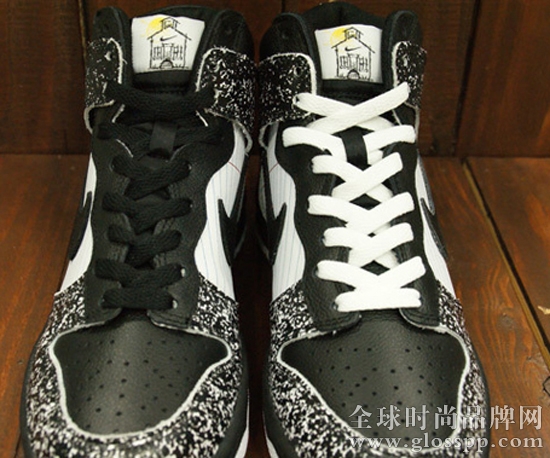 Nike复刻推出“笔记本”Dunk High