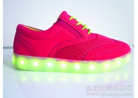 泉州鞋业研发夜间体育用品