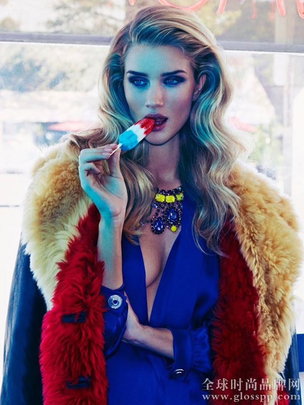 Rosie Huntington-Whiteley《Vogue》墨西哥版2014年11月号