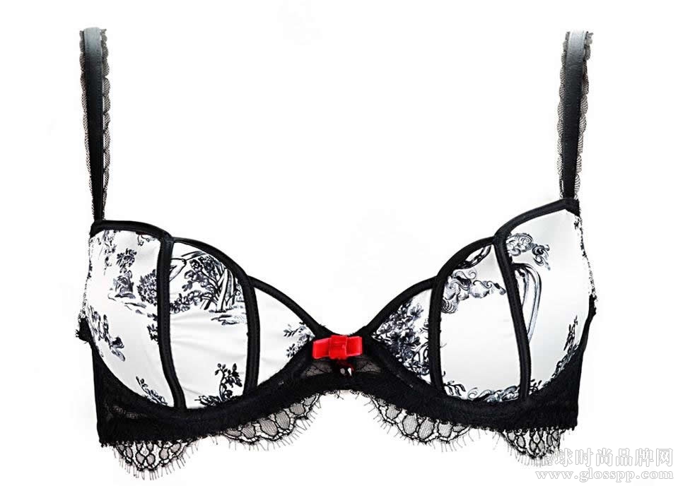 Dita_Von_Teese_XXXtian_bra