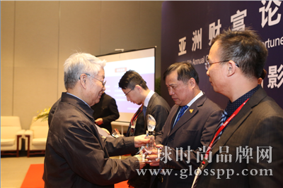 匹克董事长许景南获评2014“亚洲国际化影响力人物”
