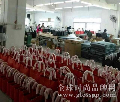 东莞某代工厂，奢侈品包的生产订单源源不绝