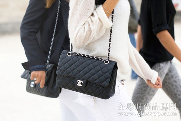 Chanel 2.55 和Boy在欧洲调整价格