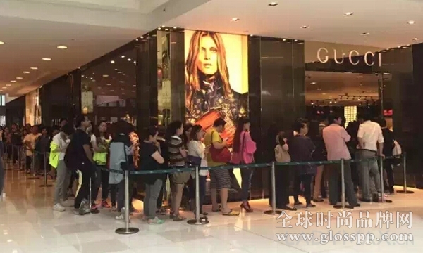 奢侈品牌疯狂打折的背后: 卖掉比什么都重要