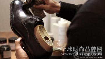 各种特殊皮料的 皮鞋清洁方法
