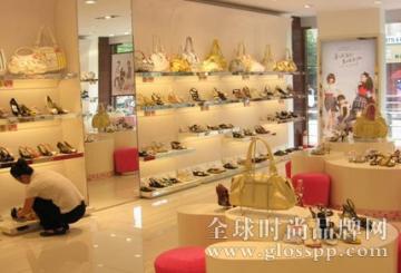 女鞋品牌关店潮持续 谁导演了这出悲剧?
