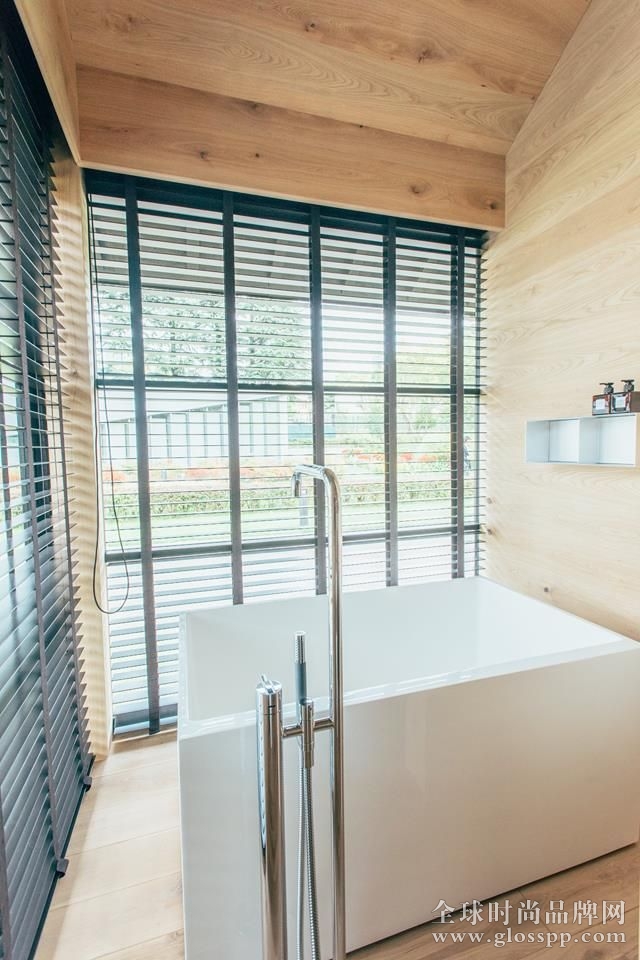 muji-hut-naoto-fukasawa-bath