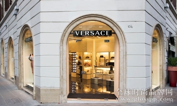 Versace即将首次公开募股上市 预计年收入达至6.4亿欧元