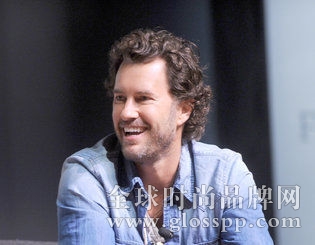 Toms 的创始人 Blake Mycoskie，开设了称之为“社区基地”的空间。图片版权 Brad Barket / Getty Images，《快公司》