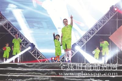 安踏有望进入“百亿俱乐部” 丁世忠:百亿只是刚刚开始