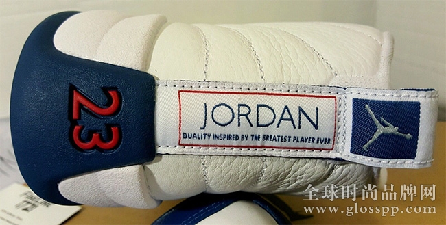130690-113,AJ12,Air Jordan 12 AJ12法国蓝量大吗 提前感受 Air Jordan 12 “French Blue” 白蓝细节