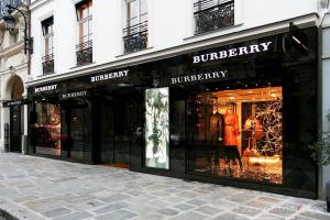 巴宝莉（Burberry）大幅降价 奢侈品行业整体萎靡