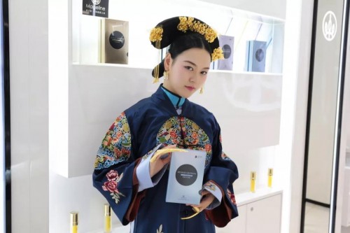 麦吉丽快闪店大玩穿越 《延禧攻略》娘娘亮相武汉现场